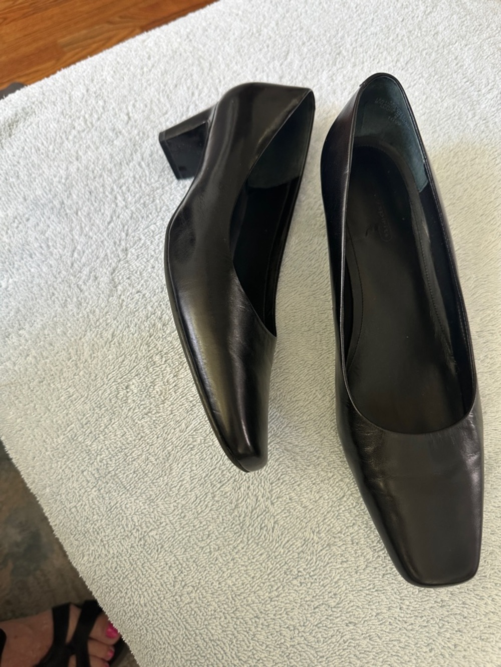 Black leather Easy Spirit dress shoes.  Size 10W.  Never worn.
